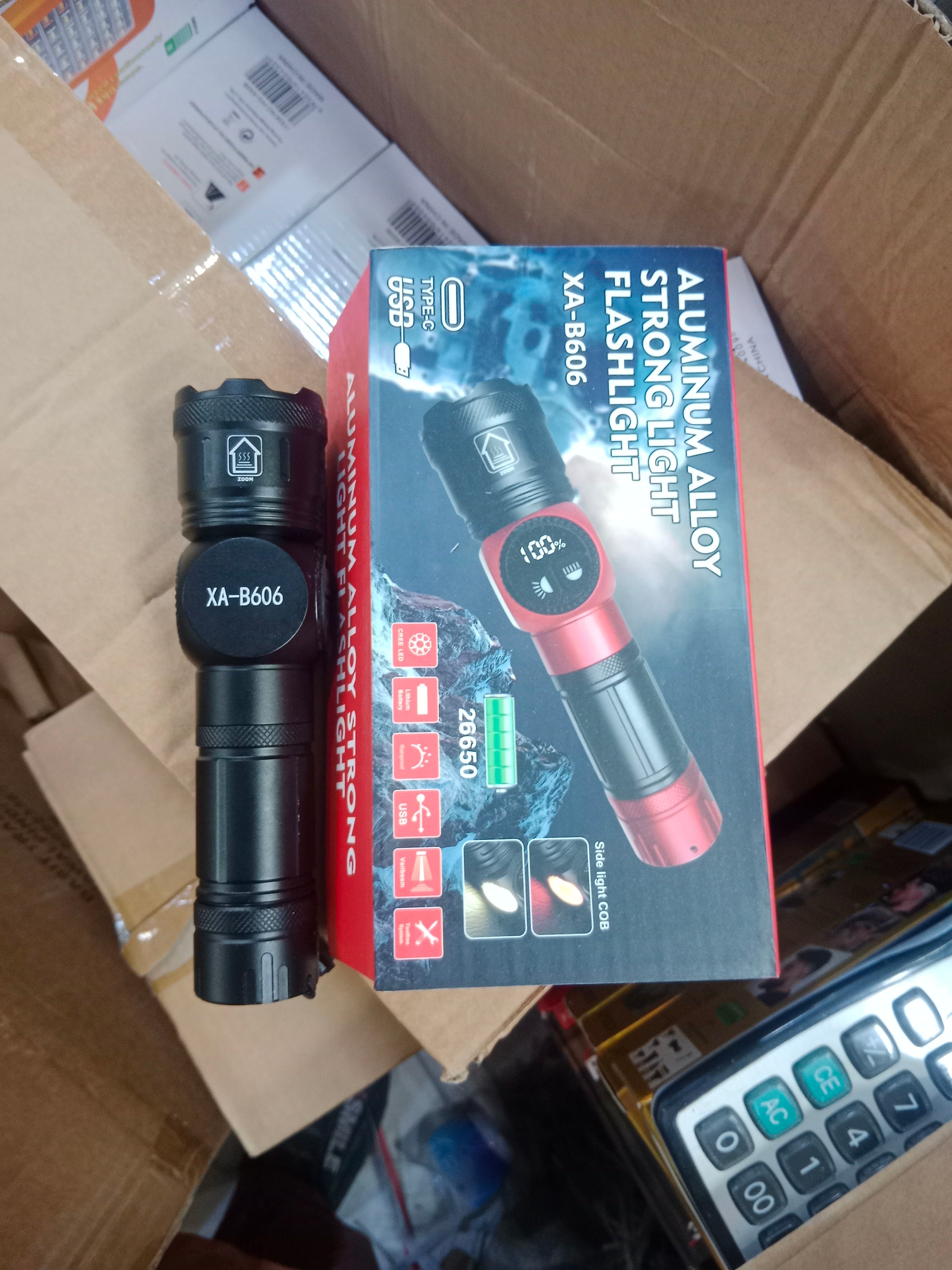 XA-B606 Aluminum Alloy Rechargeable LED Flashlight with Digital Power Display
